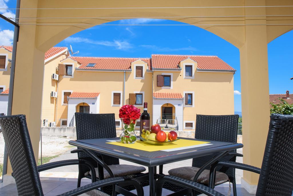 Apartments Patricia Trogir Luaran gambar